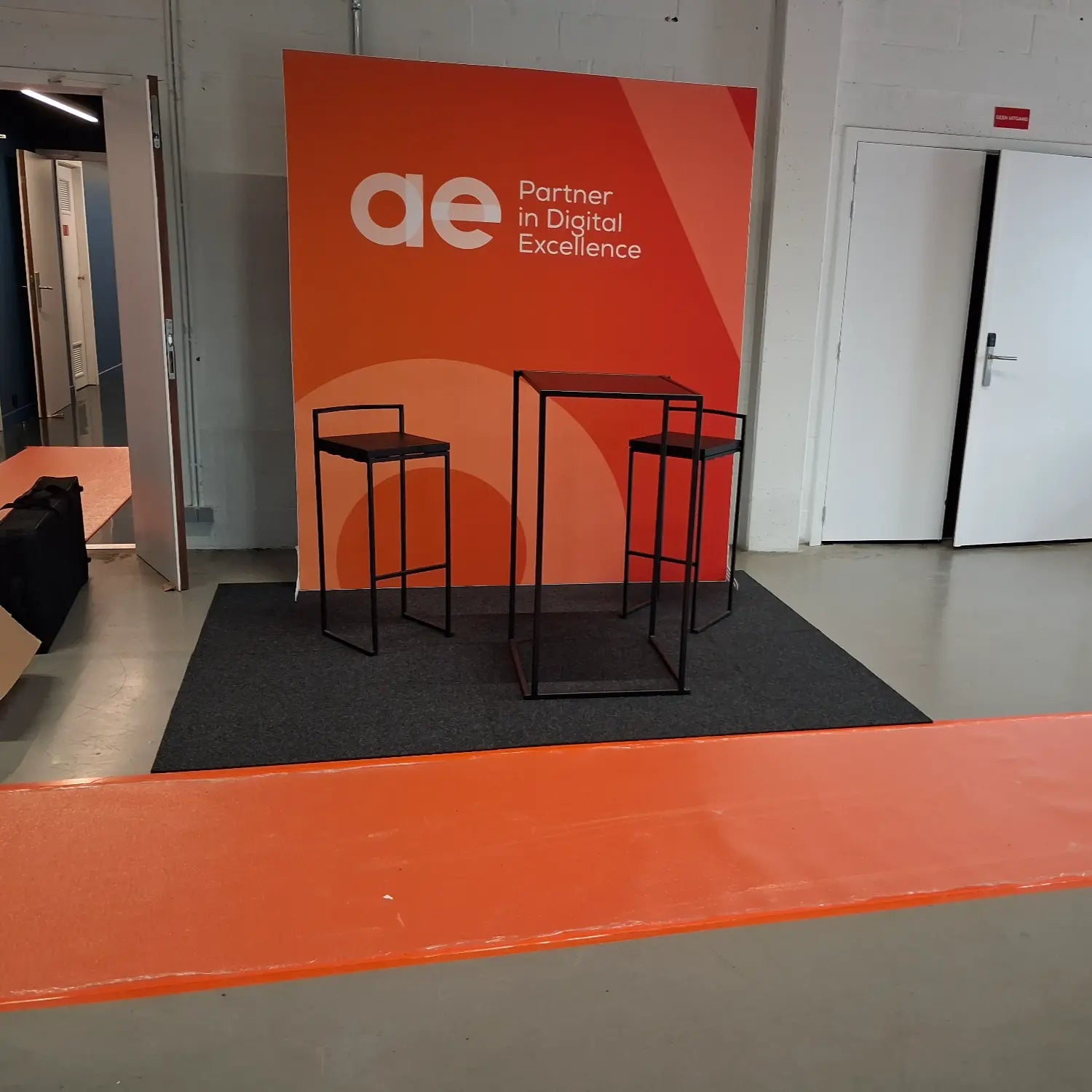 Dalle de moquette Omega, 4000 g/m², anthracite, 0,995 m x 1 m – à l'unité