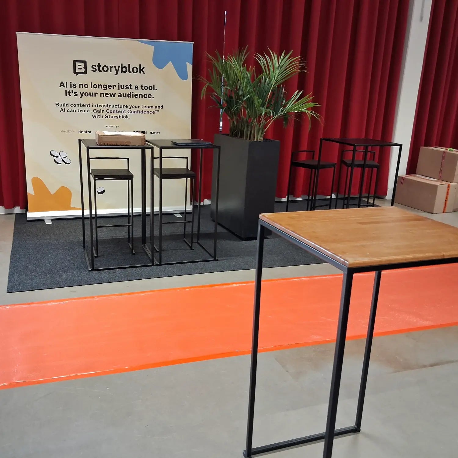 Dalle de moquette Omega, 4000 g/m², anthracite, 0,995 m x 1 m – à l'unité