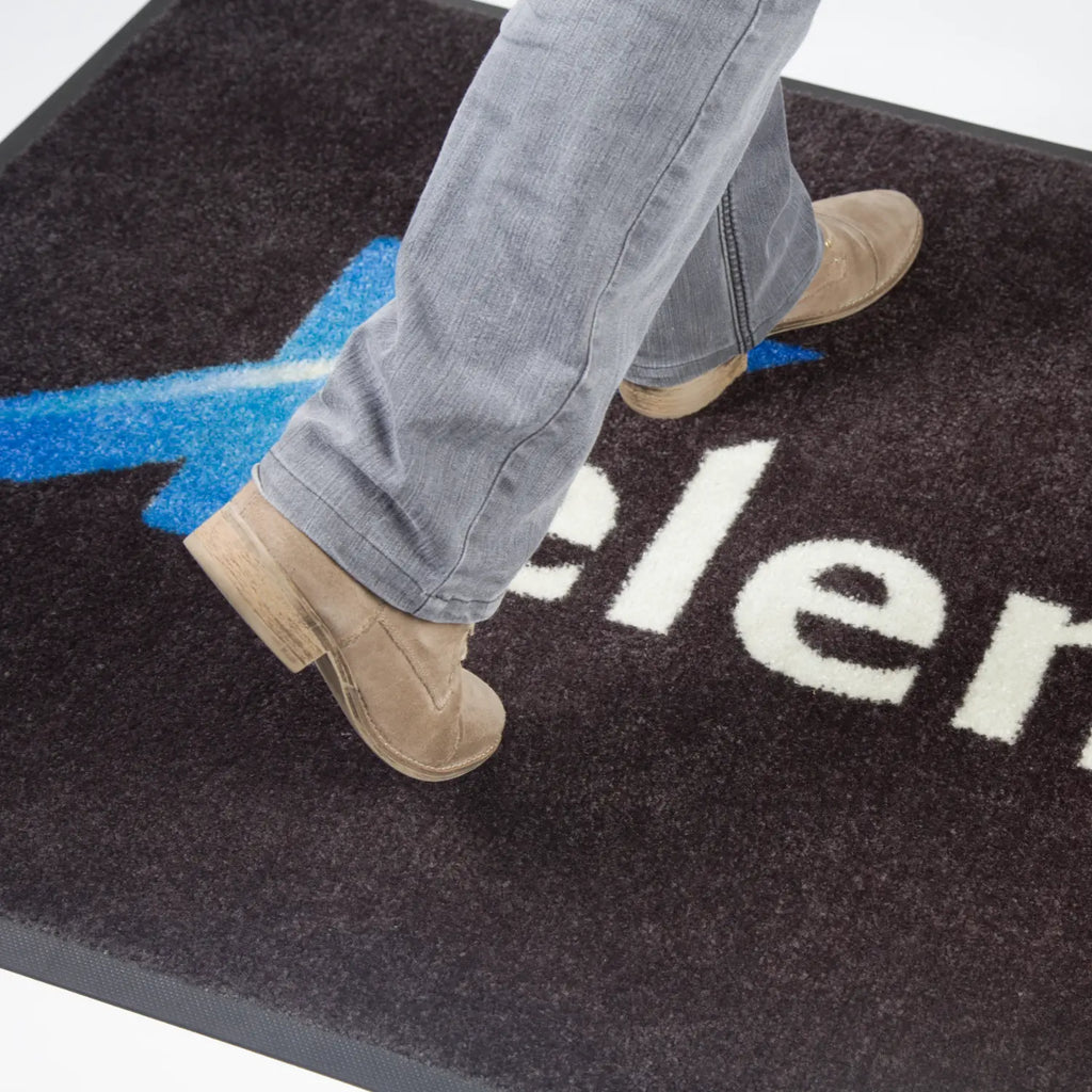 Tapis de sol professionnel avec logo antidérapant 11 mm 85 x 150 cm – À l'unité 