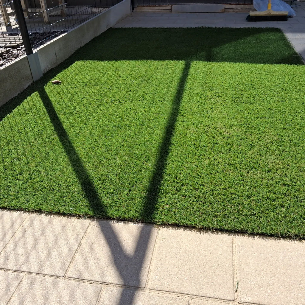Artificial grass Roman 30mm - 4m wide - per linear meter