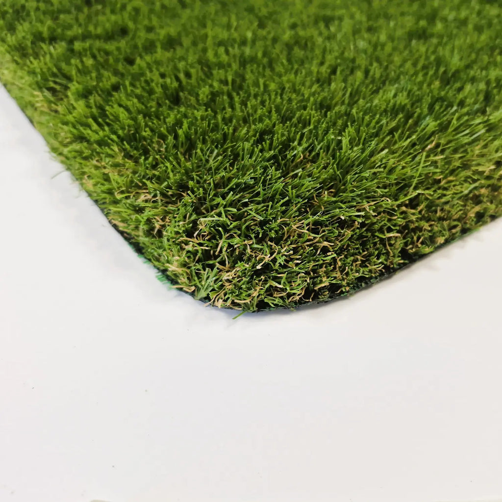 Gazon artificiel Vaduz 39 mm - 4 m de large - au mètre linéaire - dernier stock